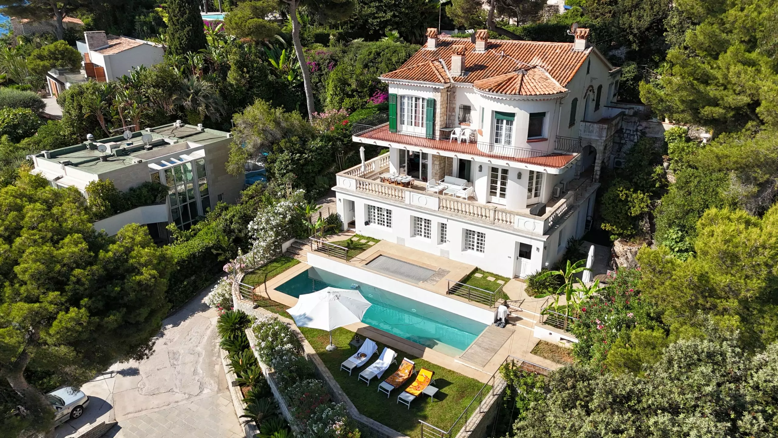 6-O-pool-yard-jacc-geschlossemJPG-scaled